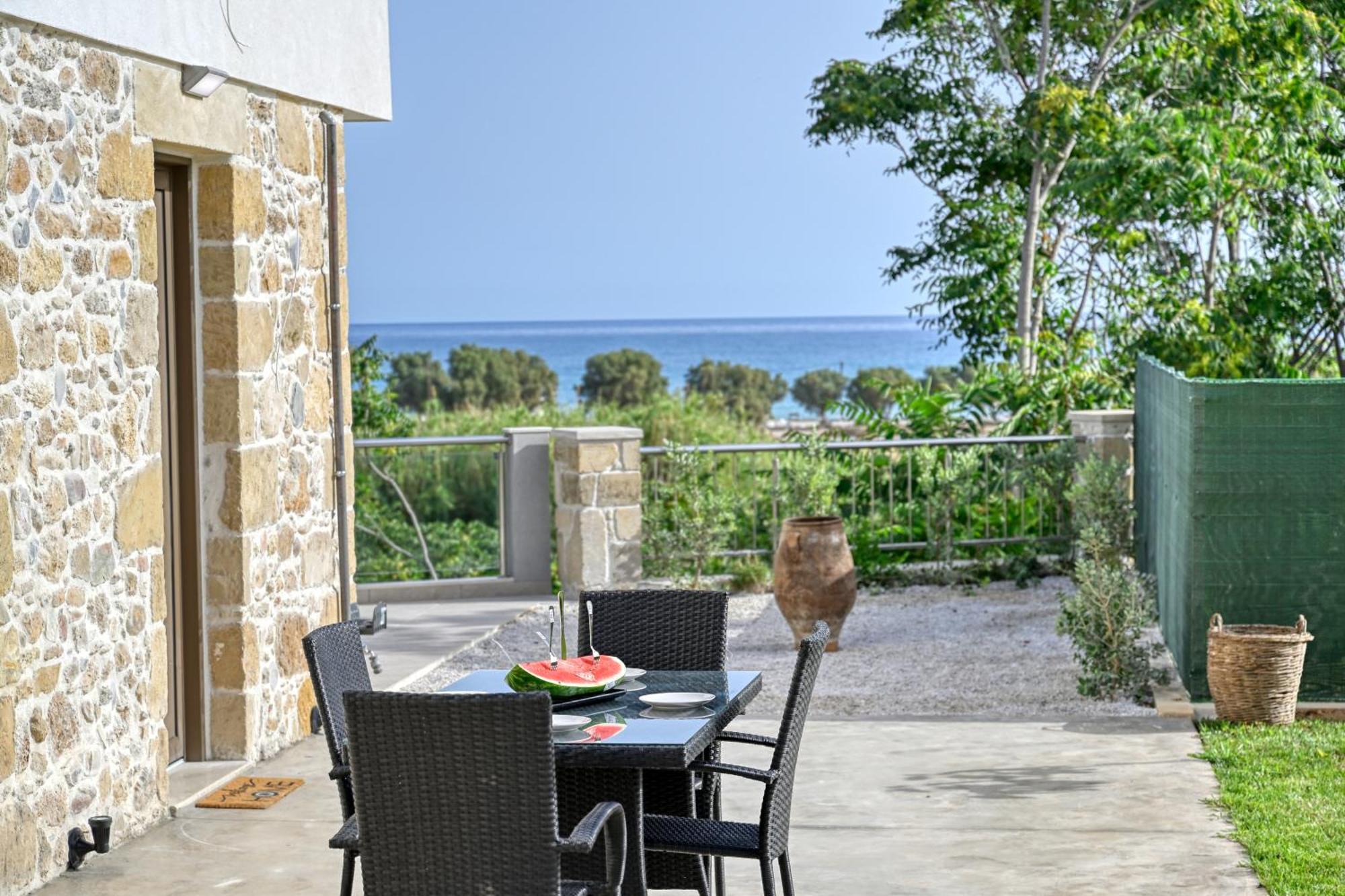 Eagle Bay Loft Apartment Kíssamos Екстериор снимка