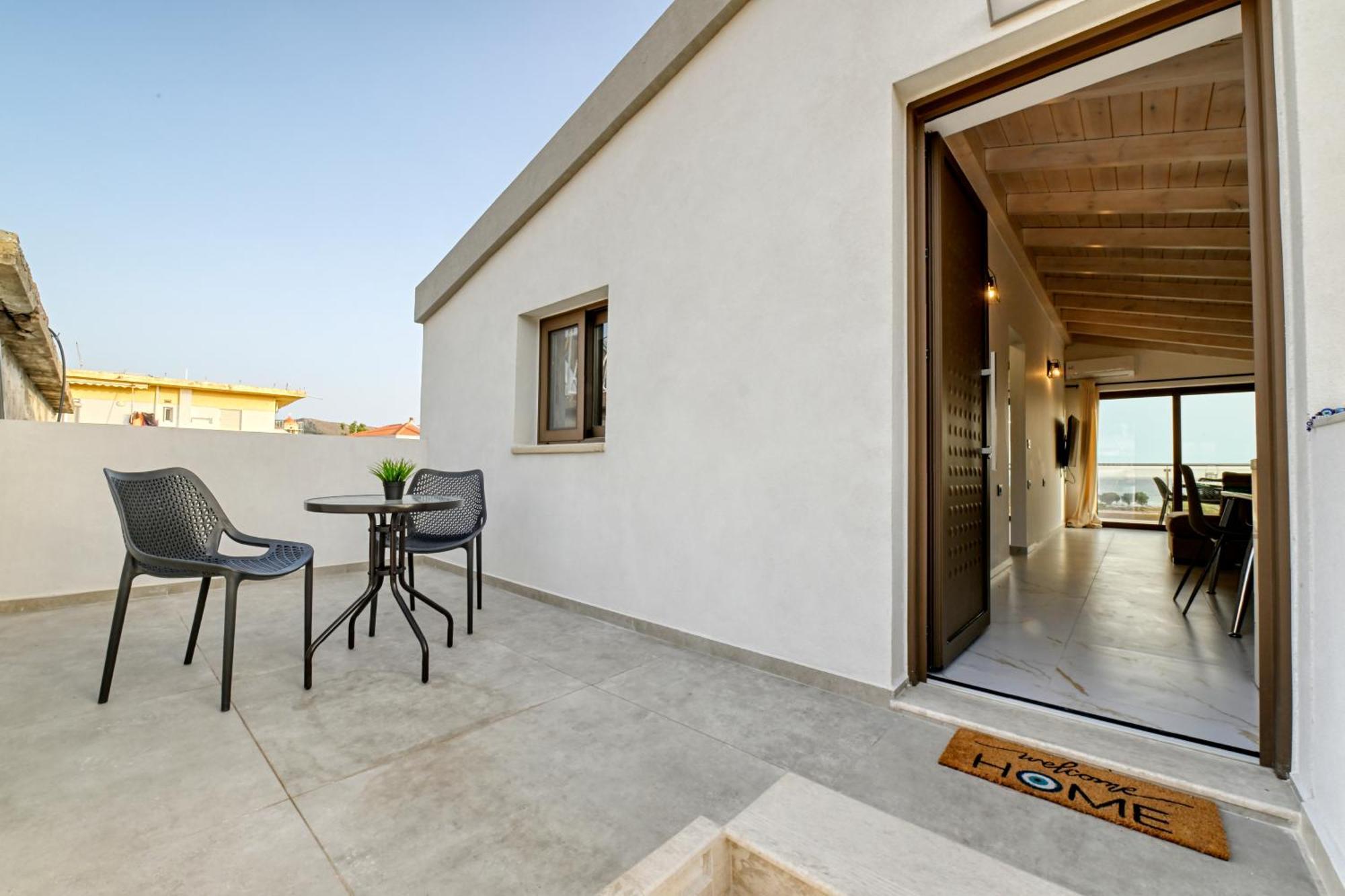 Eagle Bay Loft Apartment Kíssamos Екстериор снимка