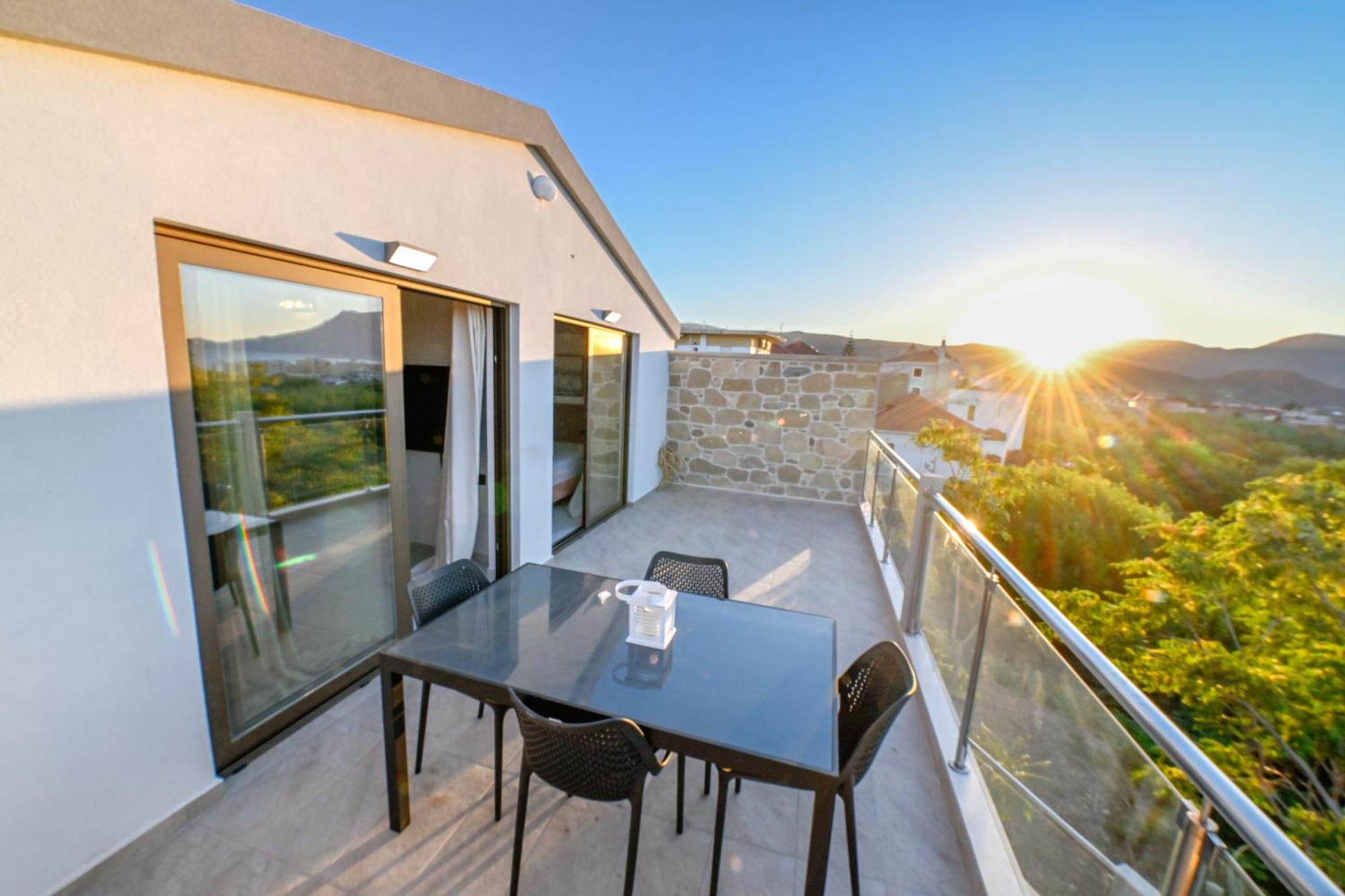 Eagle Bay Loft Apartment Kíssamos Екстериор снимка
